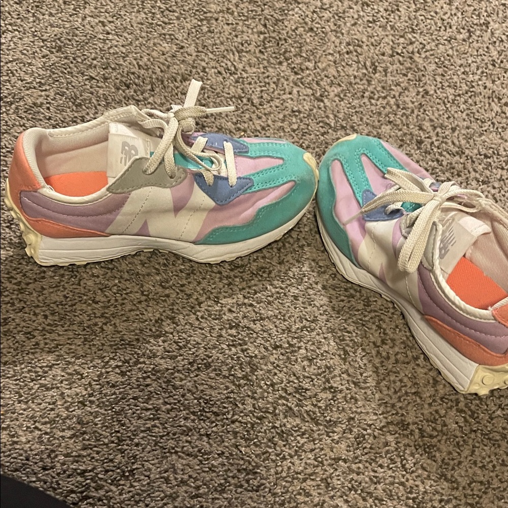 New Balance 327  EUC